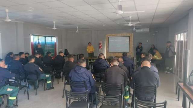 Se llevó a cabo en Ituzaingó un curso básico para combatientes de incendios forestales,